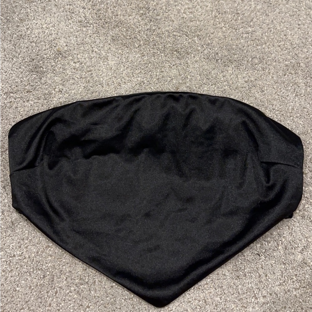 Black triangle top